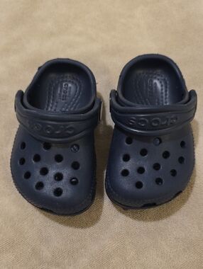 CROCS Kids Classic Clog in Navy